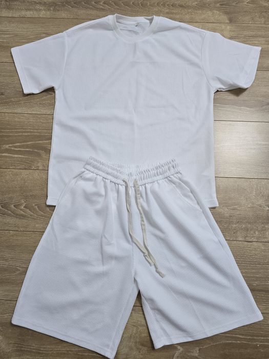 Pachet Tricou și Shorți alb