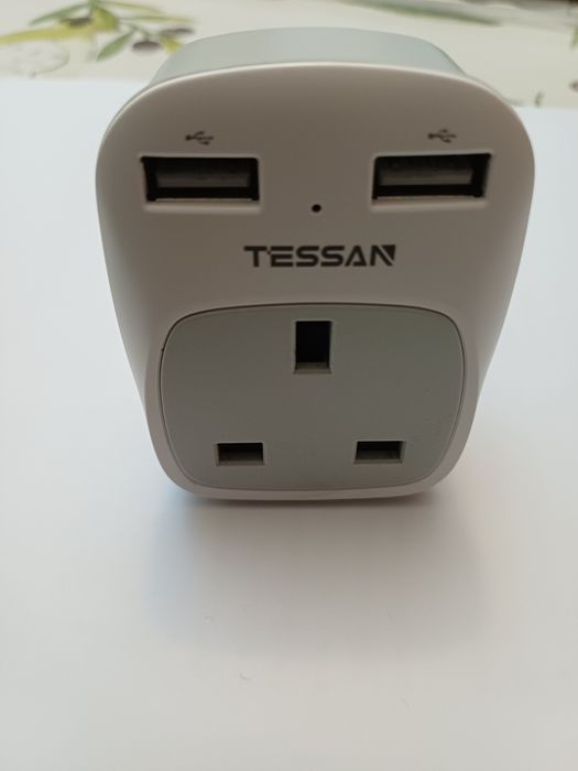 Adaptor priza Tessan cu 2 usb