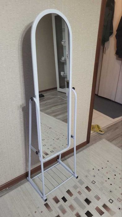Зеркало напольное
