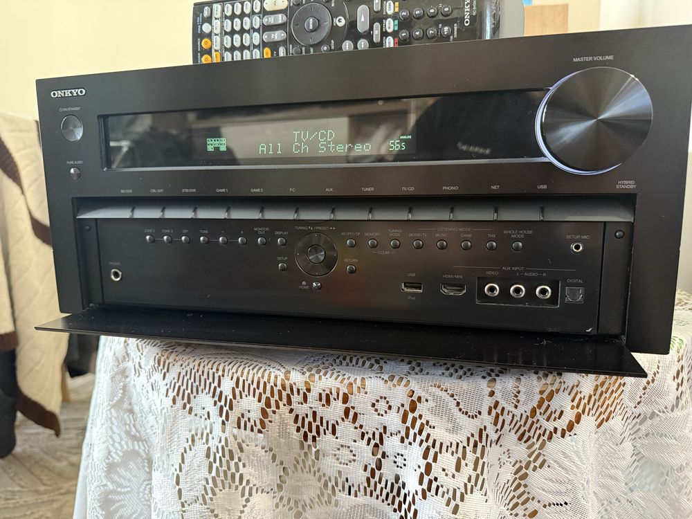 Onkyo TX-NR818 Качествен ресивър