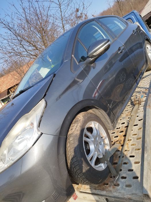 vind haion, uși ,bari ,planșa Peugeot 208