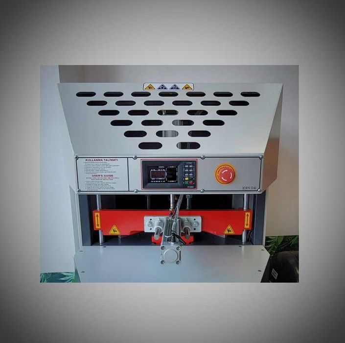 Mașină de Curățare și Debavurare Colțuri din Profile PVC - CN601