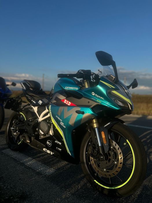 Vand motocicleta Cfmoto 300SR