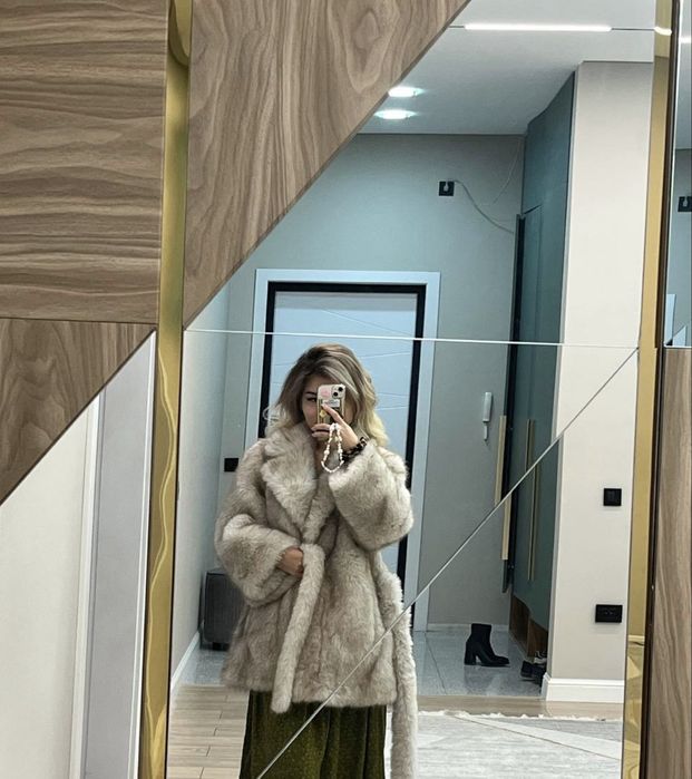 Эко шубка абсолютно новая, не носили