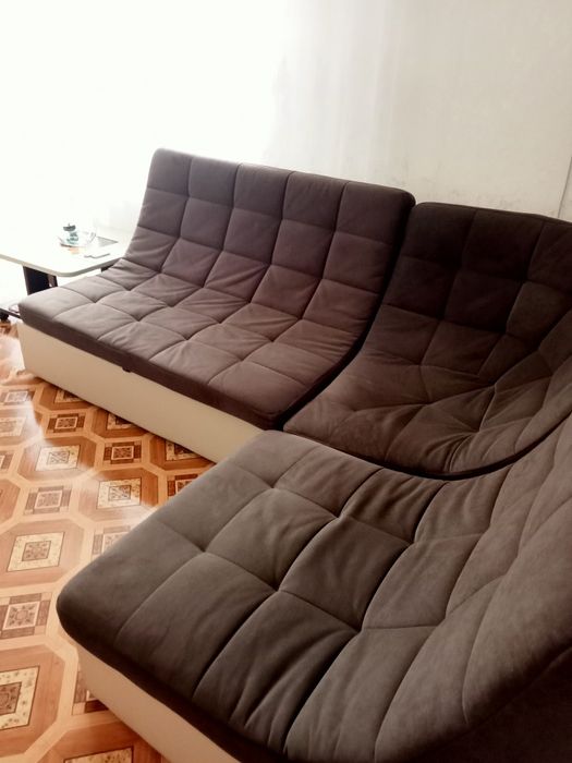 Продаётся угловой диван.100000.тг. не большой торг
