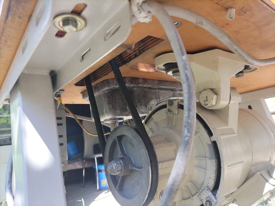 Mașină de cusut industrială Juki DDL-888N +masă+ motor 220V funtionala