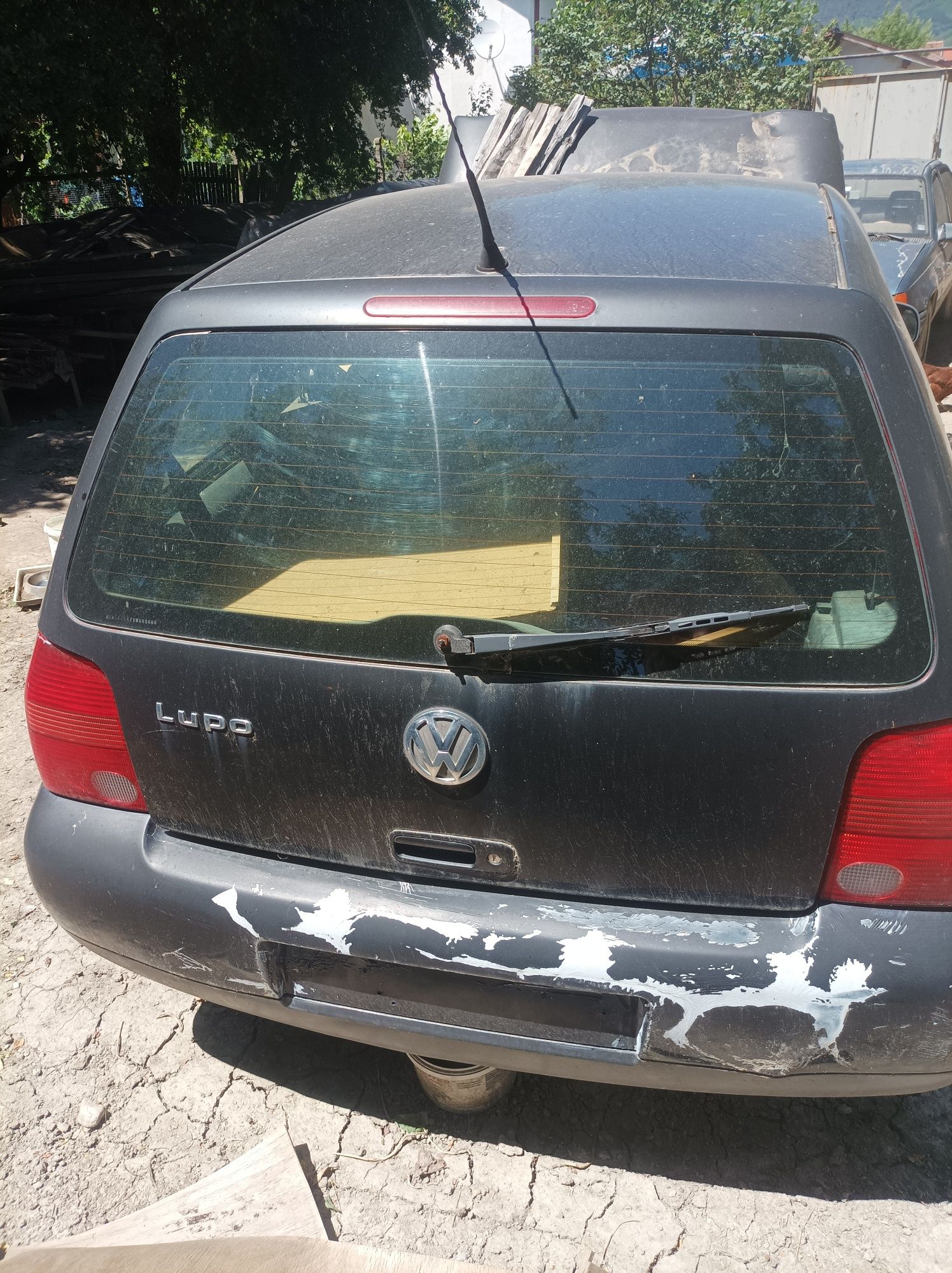 Volkswagen Lupo на части.