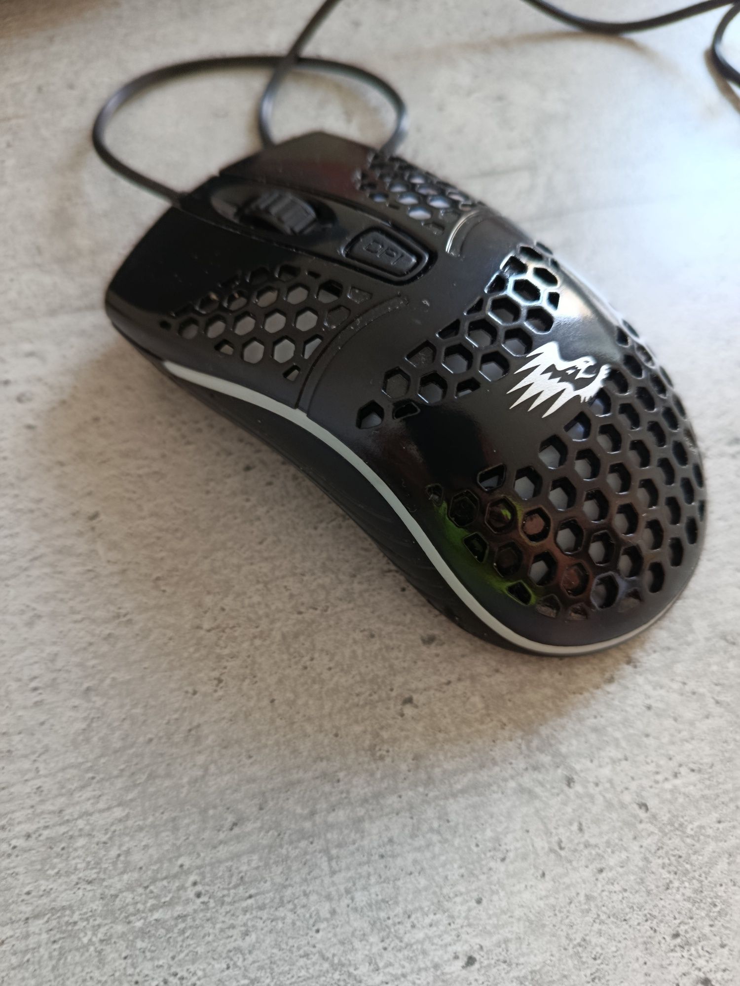 Геймърска мишка с RGB светлини