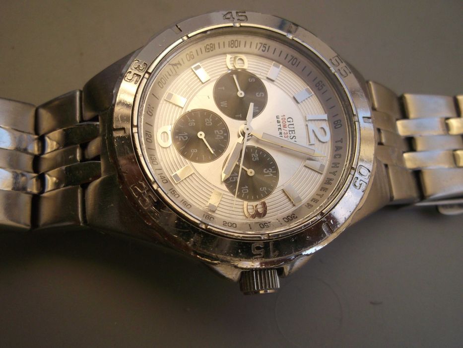 ceas  guess original, pt. barbati, ca nou - 180 lei