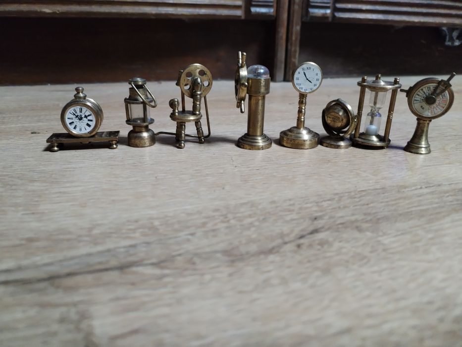 Mini figurine  din bronz