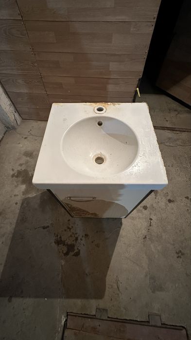 Продам раковина, унитаз и шкаф