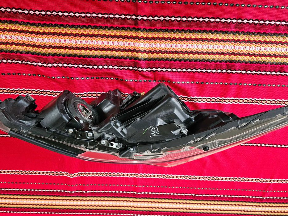 Оригинален Ксенонов фар Хонда Акорд