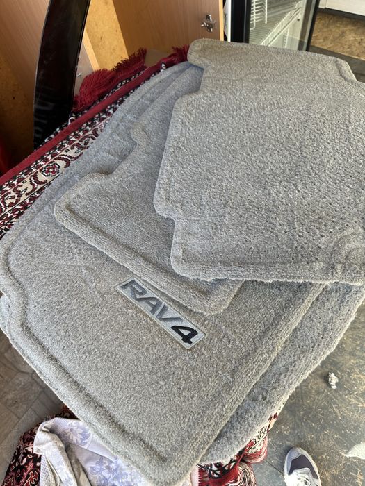 Продам коврики рав 4