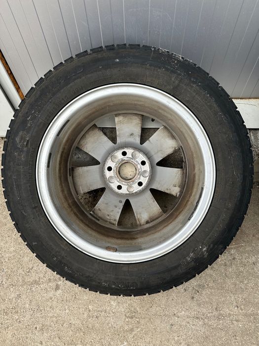Продавам комплект джанти със зимни гуми 225/55R16 99H – като нови!