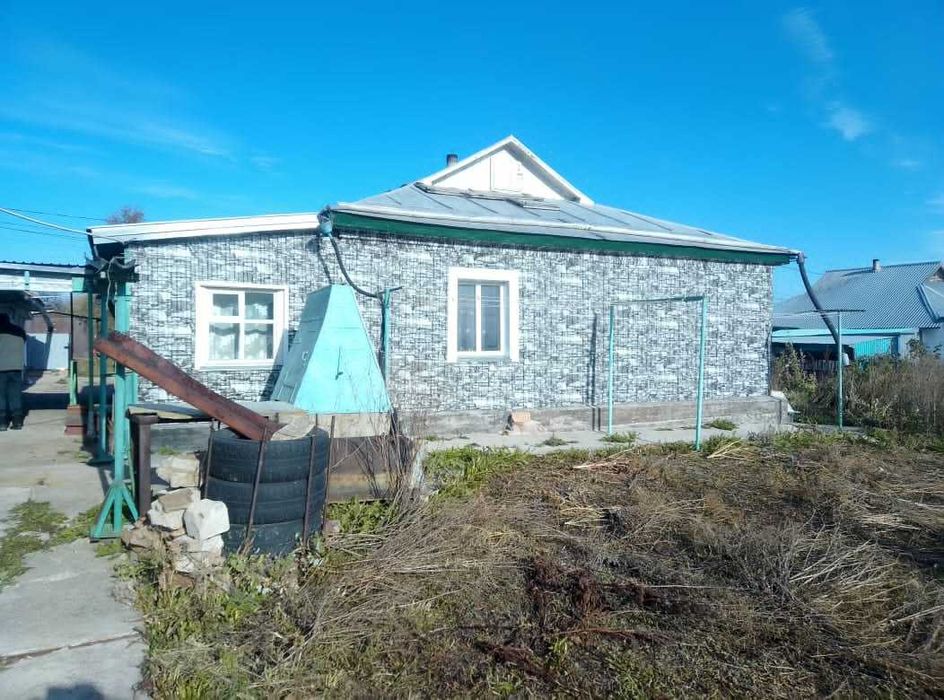 Жилой дом с хоз.постройками