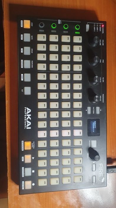 Controler Akai Fire FL Studio