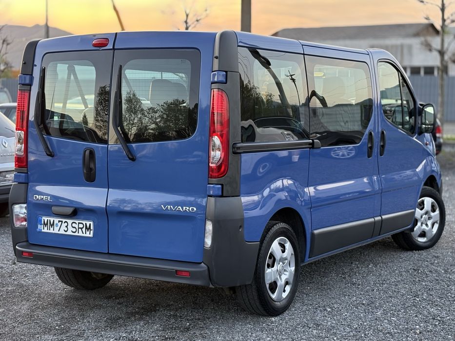 Opel Vivaro 2011 /  9 Locuri / 2.0 Diesel 6+1 / Km cu Istoric / Top
