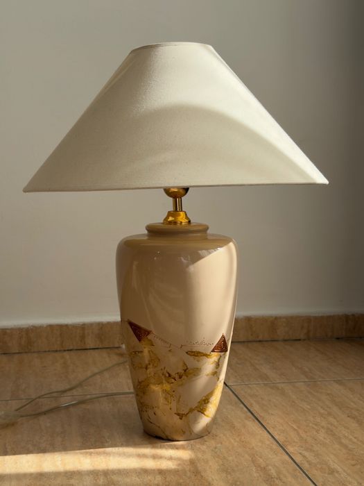 Lampă din porțelan pictată manual