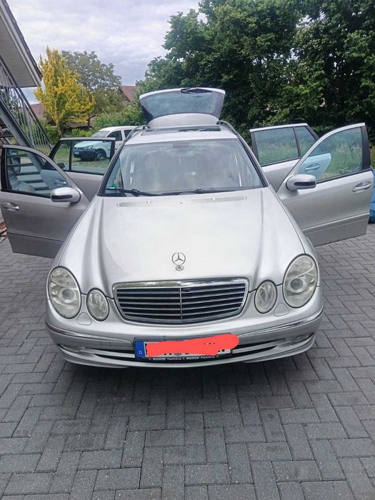 Mercedes Benz W211