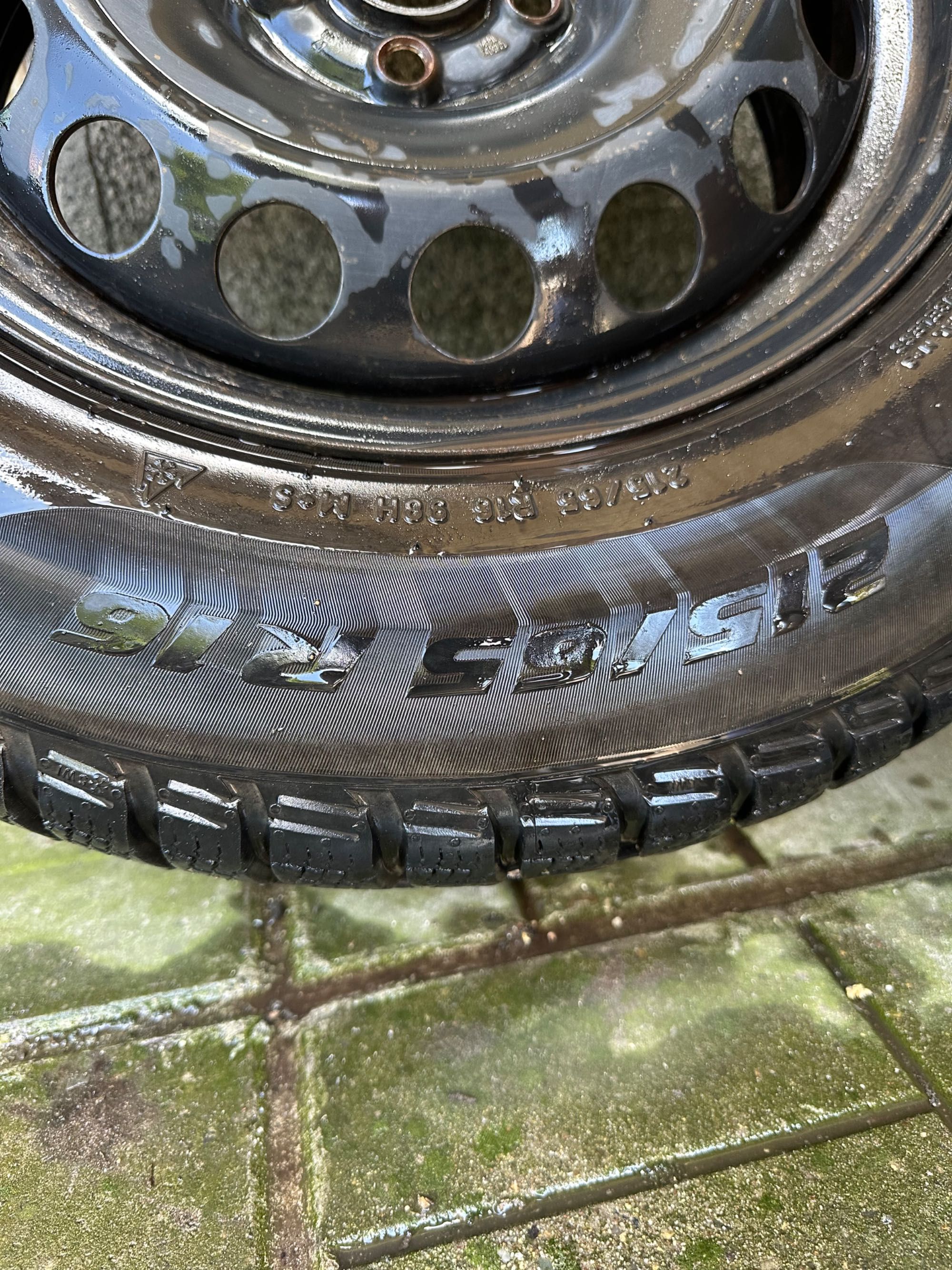 4 бр. Зимни гуми  Pirelli Scorpion Sottozero 3 215/65/16