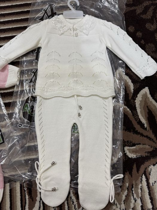 Вязаный костюм для девочки