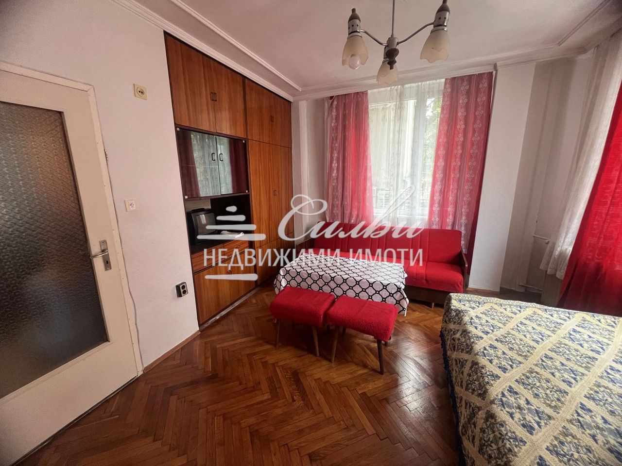 Дава се под наем Едностаен апартамент в Шумен, Център - 39 кв.м за 204 € - Снимка #2