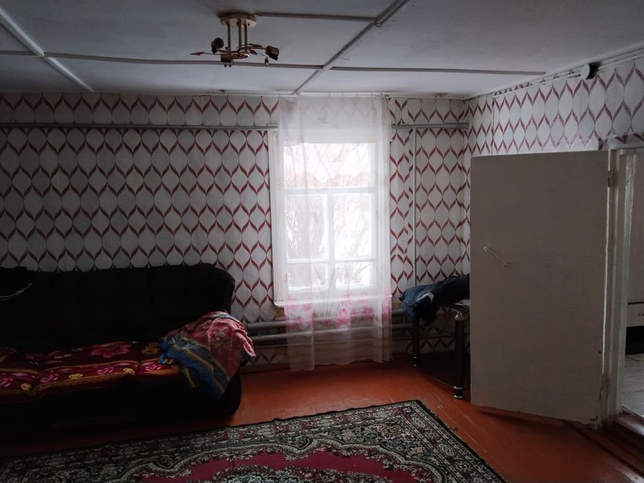 Продам дом,очень тёплый,100км от города,районный центр,4 комнаты