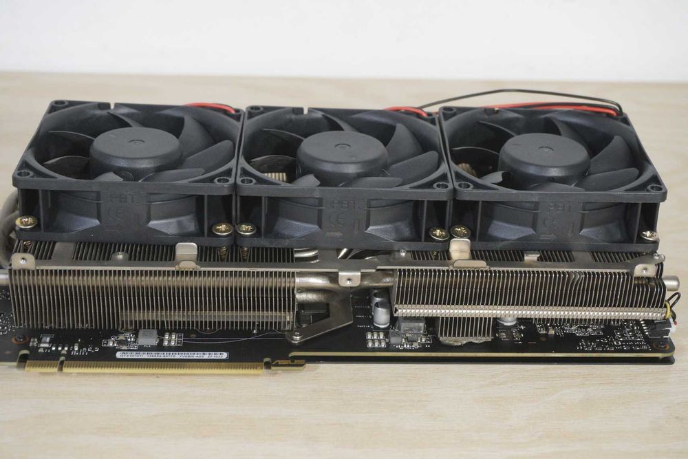 Видеокарта GPU Nvidia GTX 1070 Ti ROG Strix с безшумни перки (sonon)
