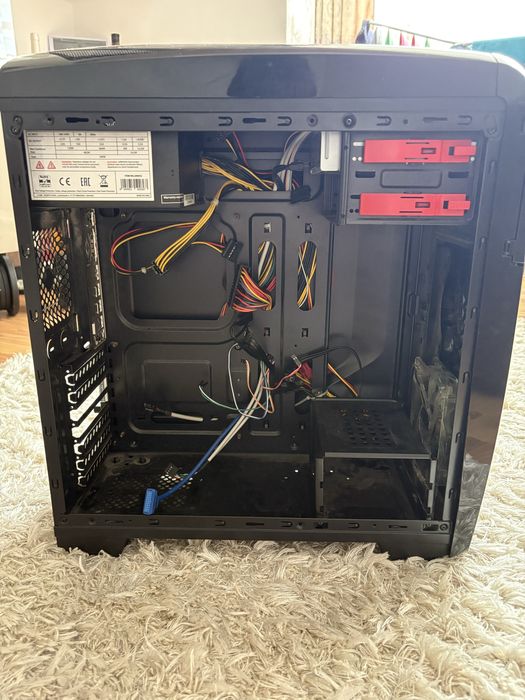 Vand caracasa pc gaming + sursa