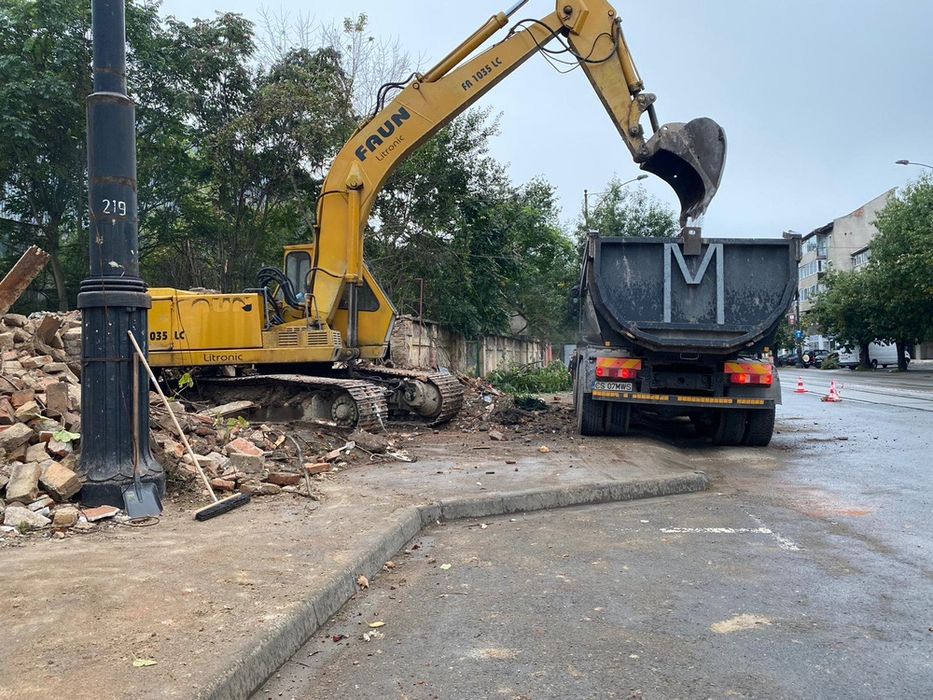 Demolari excavari piconari fundatii drumuri forestiere constructii