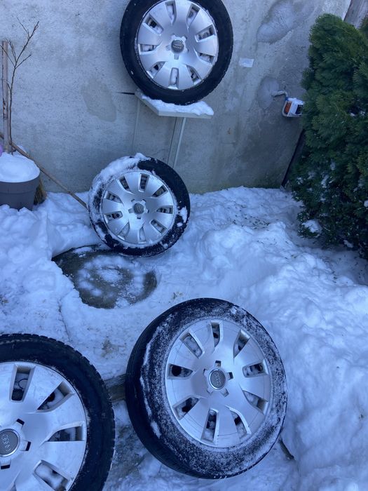 Vand 4 roti cu tot cu capace