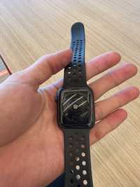 Apple watch SE 44mm Nike с зарядкой