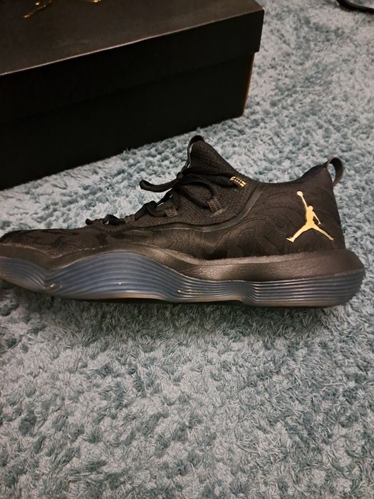 JORDAN SUPER.FLY 2017 LOW black/metalic , gold-black
