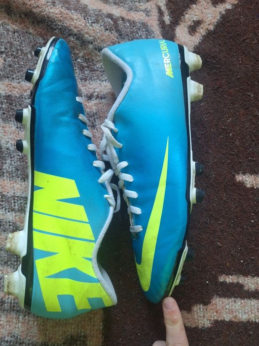 Adidasi fotbal Nike mercurial
