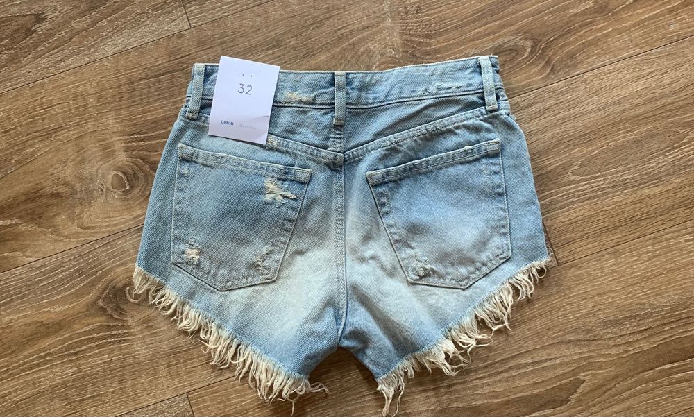 Къси гащи bershka