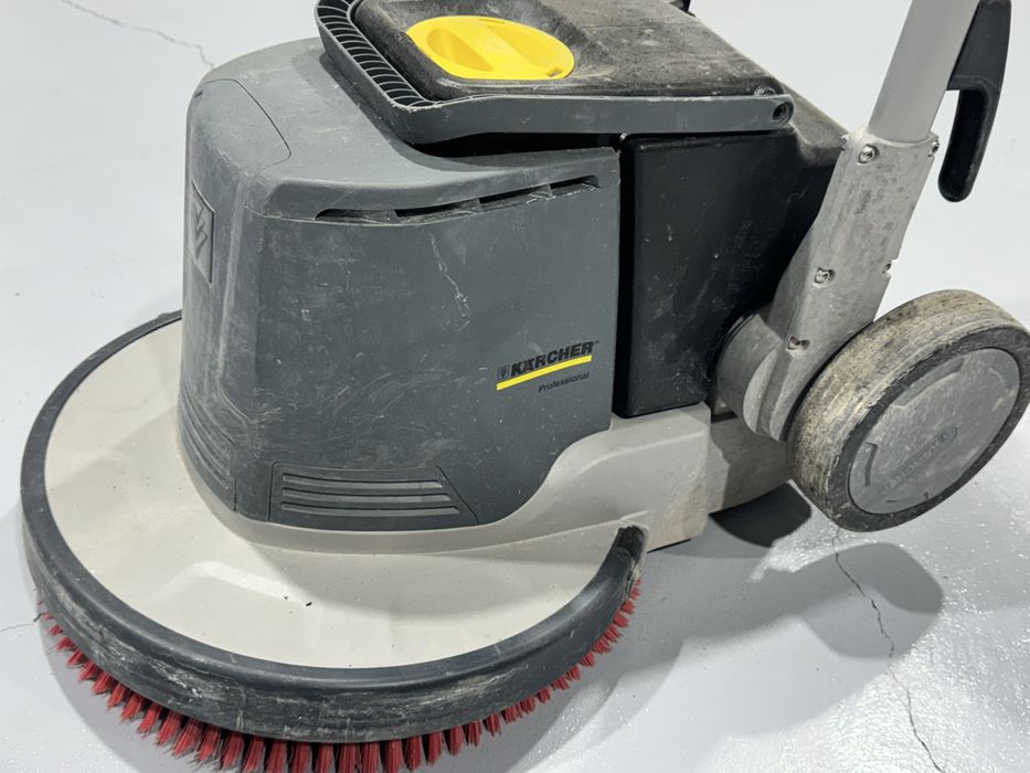 Masina de curatat podele  Karcher