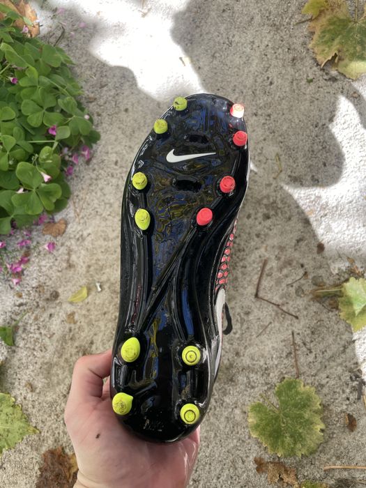 Бутонки Nike Magista