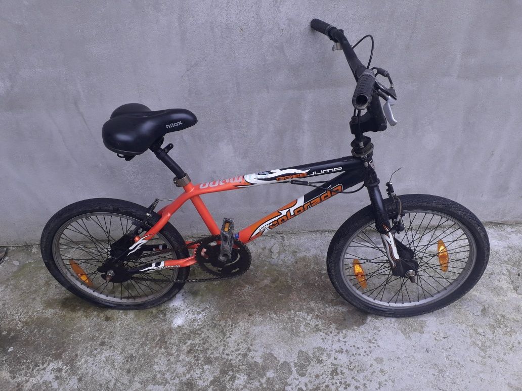 Bicicleta BMX aproape noua