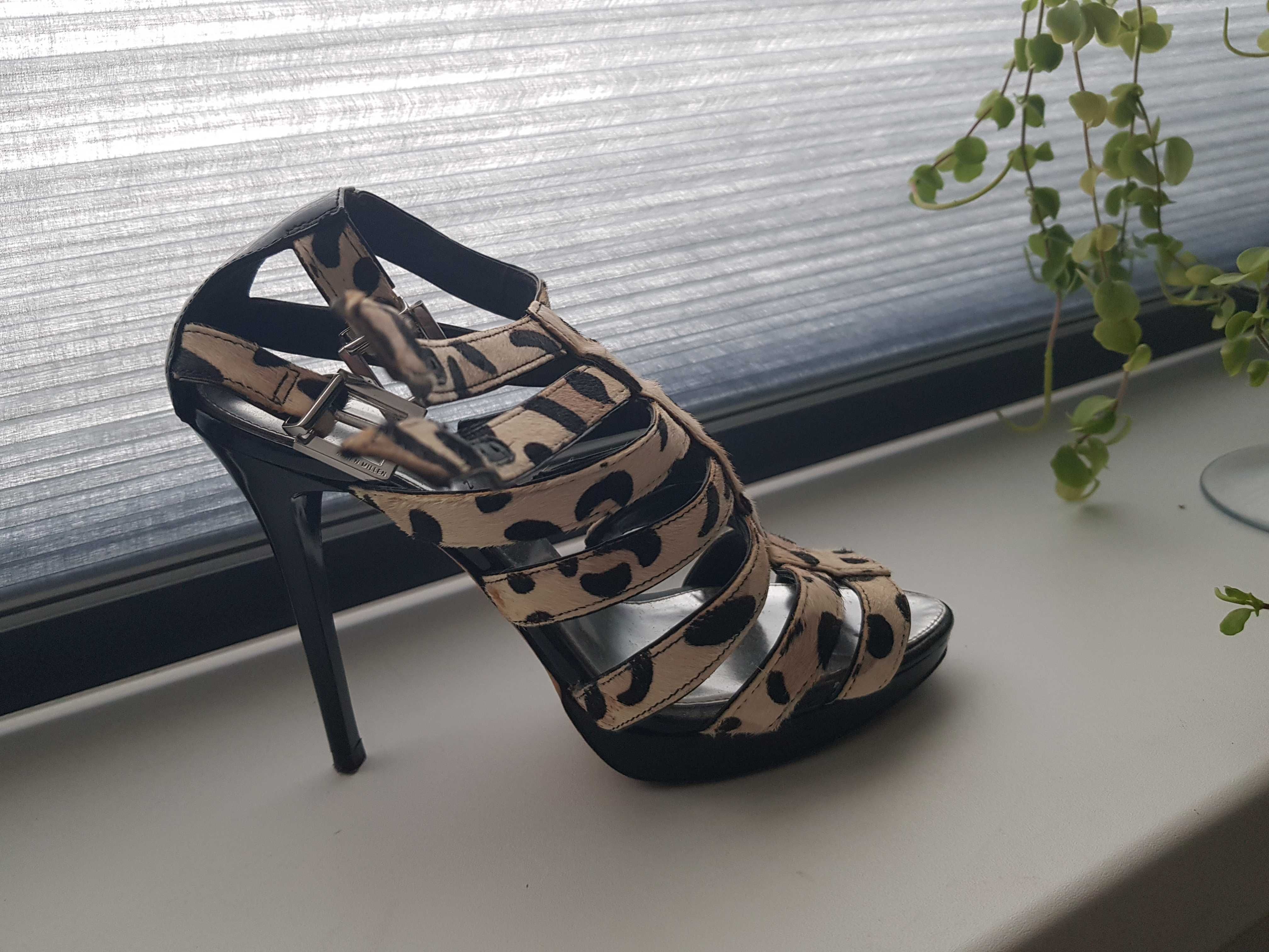 Sandale cu toc Karen Millen