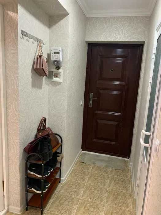 метро ХАМЗА Чиланзар - 1 кв-л 1/3/5 балкон 1.5х6