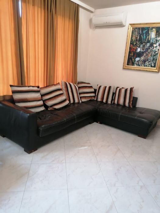 Кожен диван от естествена кожа с текстилни въздладници