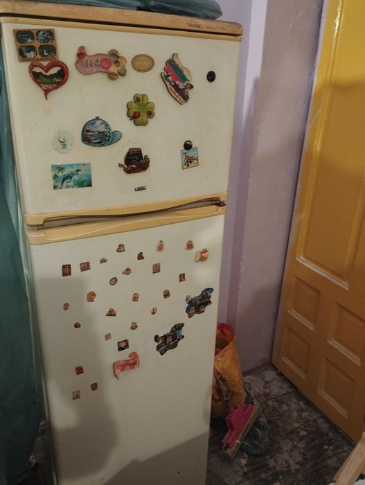 Работещ хладилник Snaige, подарявам