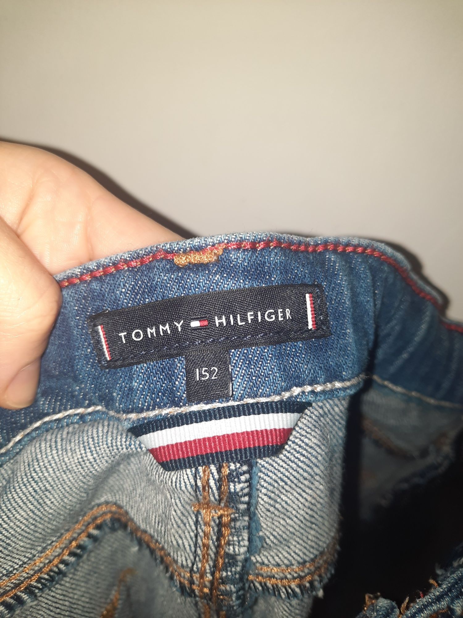 Blugi Tommy  152 cm