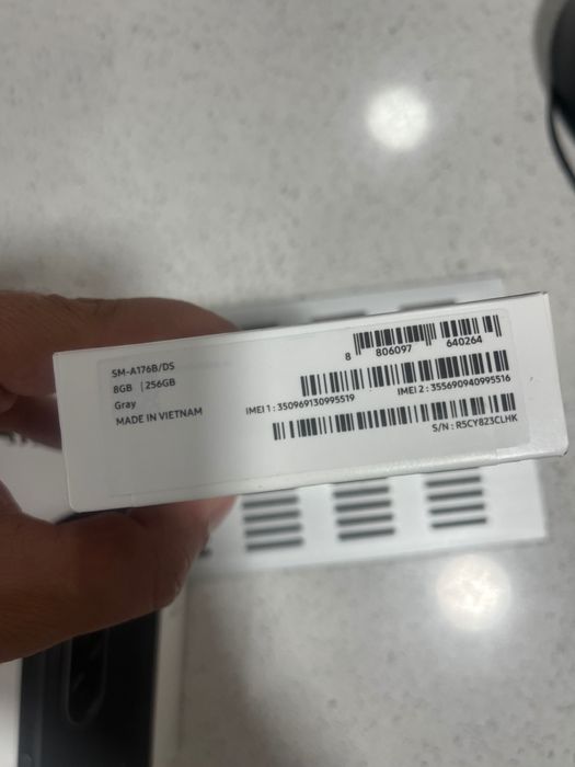 Samsung A17 5G ,8GB RAM, 256gb sigilate