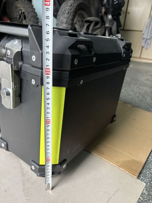 2бр странични куфари за мотор 2х28L със стойки за монтаж