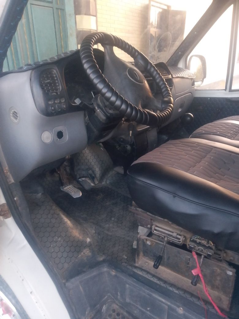 Ford sotiladi  yilli 92