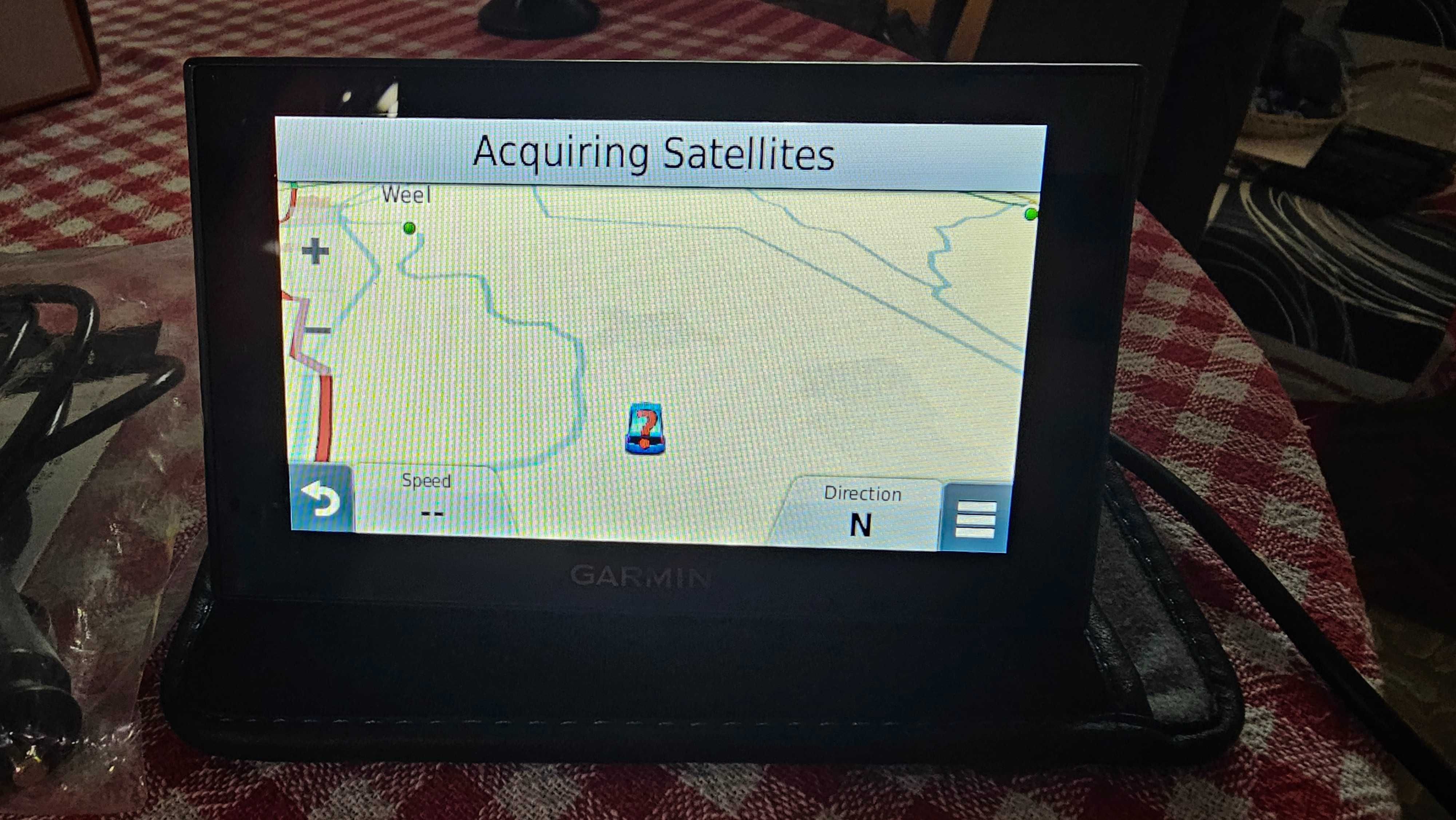 Навигация Garmin Nuvi 2559 LM с зарядно и стоика за стъкло