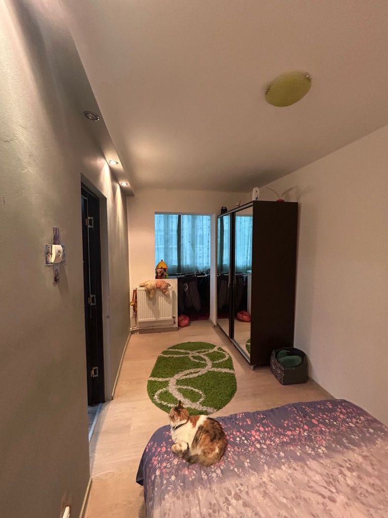 Vând apartament cu doua camere
