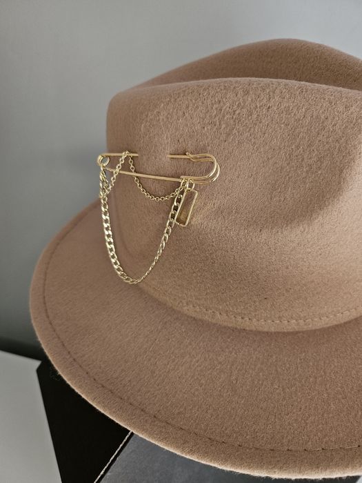 Федора / Шапки в син, черен и  светло кафяв цвят