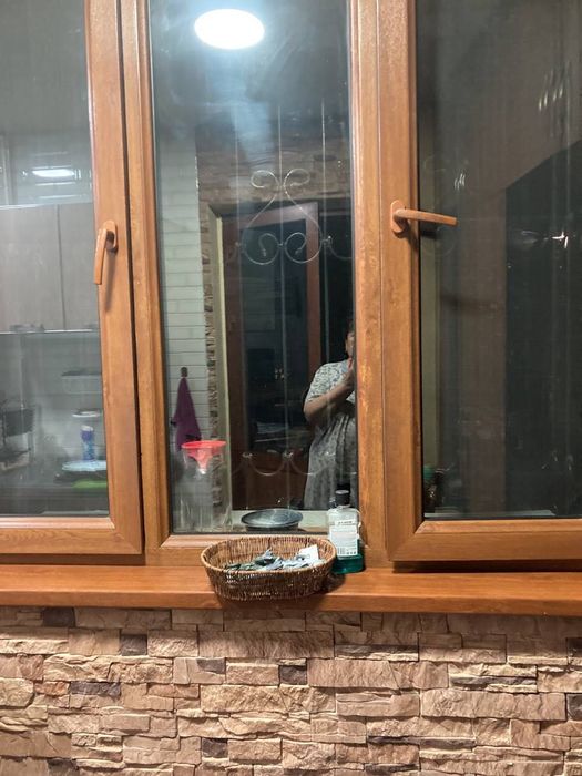 Продается своя квартира 1 этаж на Юнусабаде